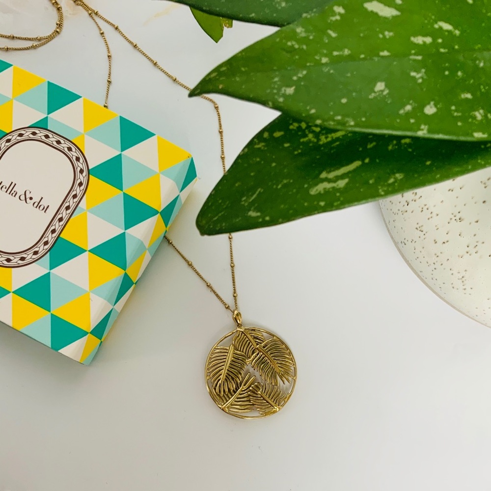 Filigree Pendent- Botanical